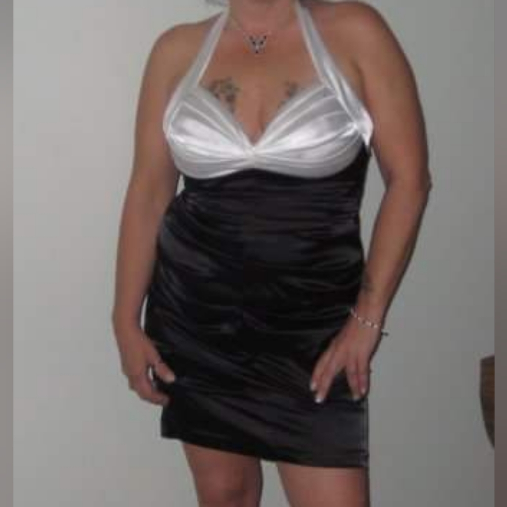 Dress - Picture 4 of 4